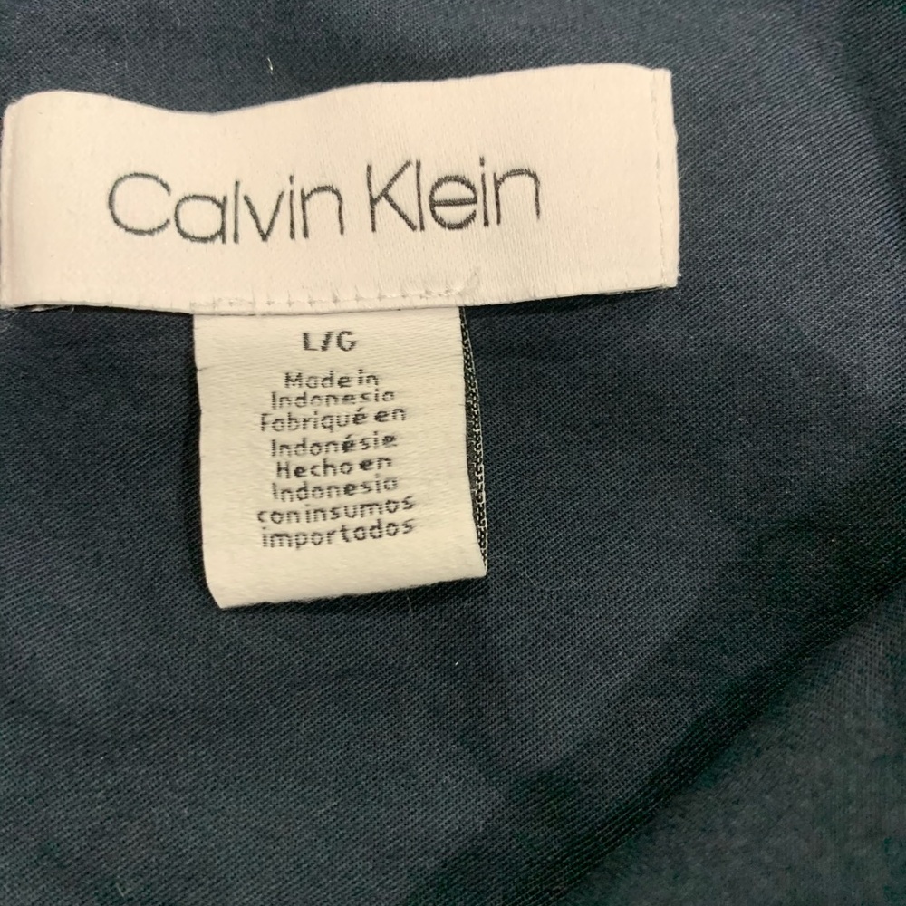 Button down - Picture 2 of 2